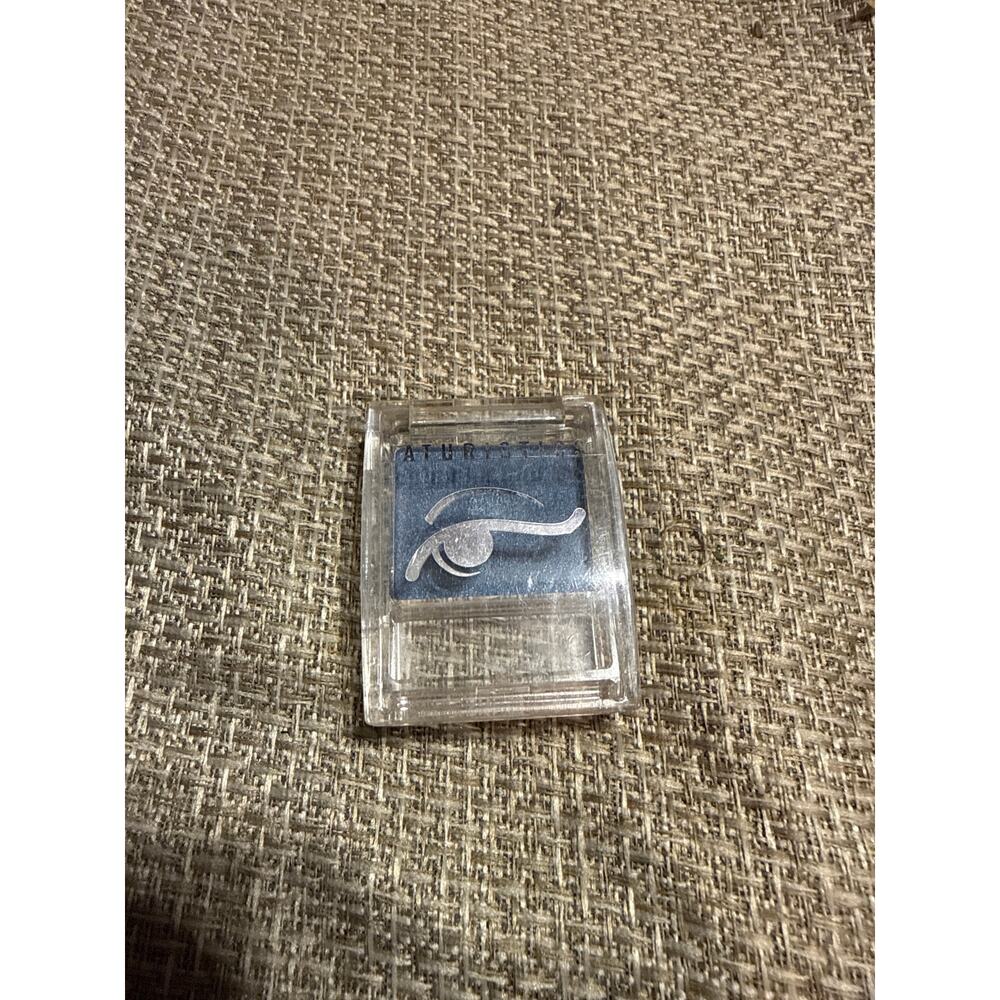 Naturistics chrome eye shadow
